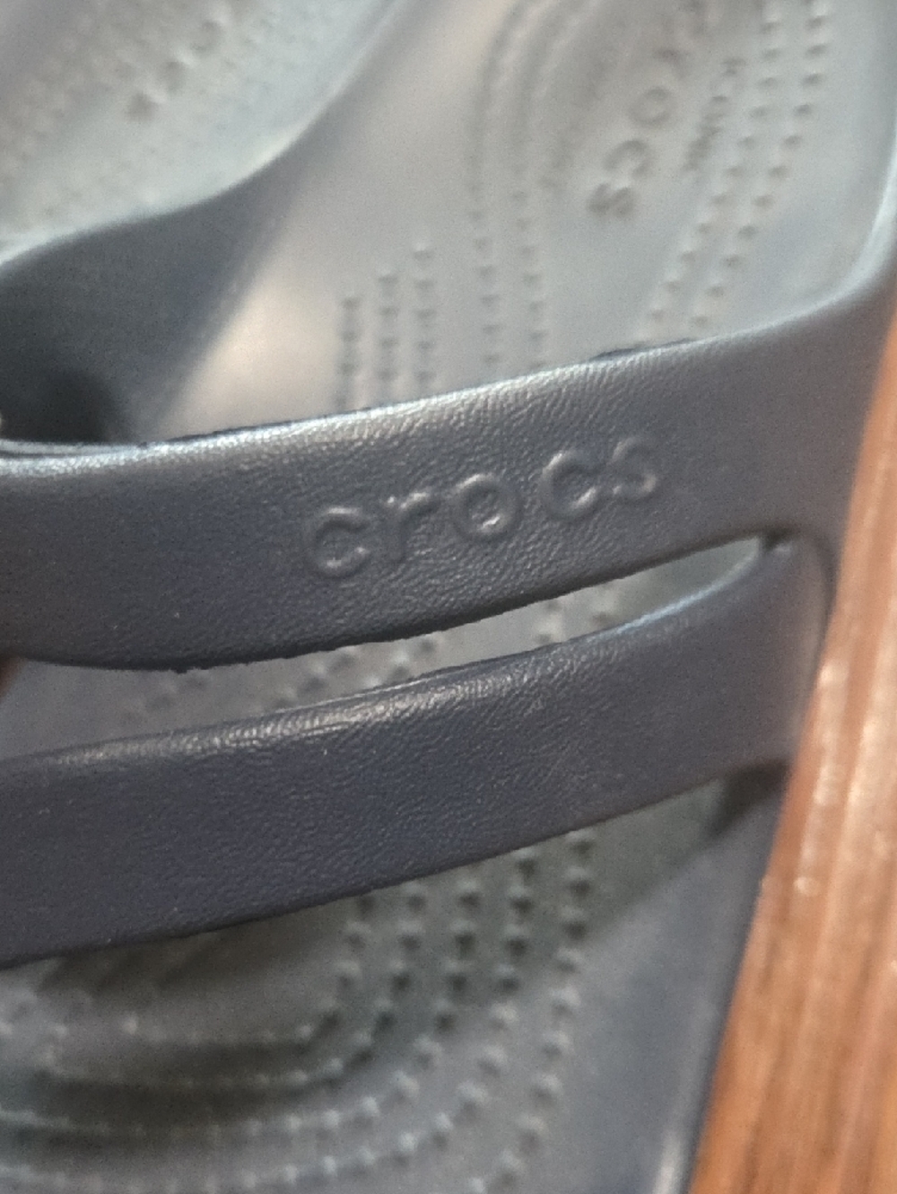 CROCS Navy Slip-On Crossover Strap Sandals - Picture 3 of 5